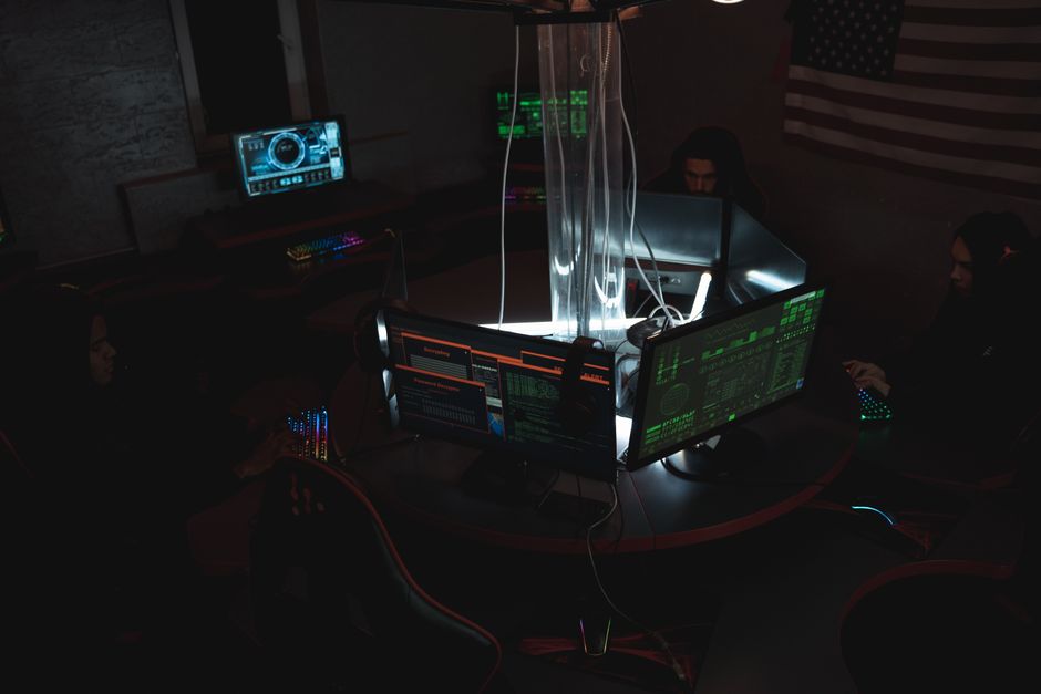 Equipo de Almaverde en sala de control